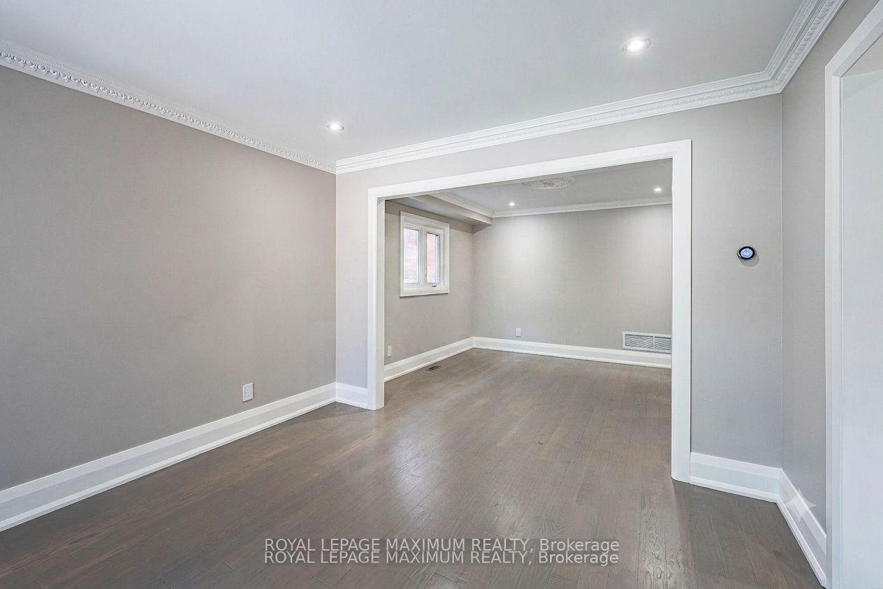 Photo 8 of 138 Jackman Crescent, Vaughan, West Woodbridge — HOMEH