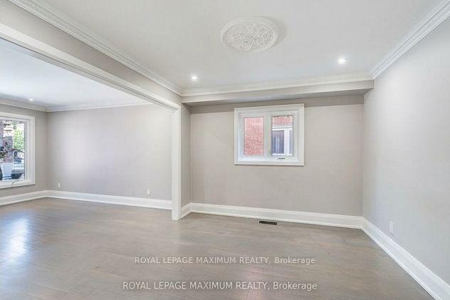 Photo 9 of 138 Jackman Crescent, Vaughan, West Woodbridge — HOMEH