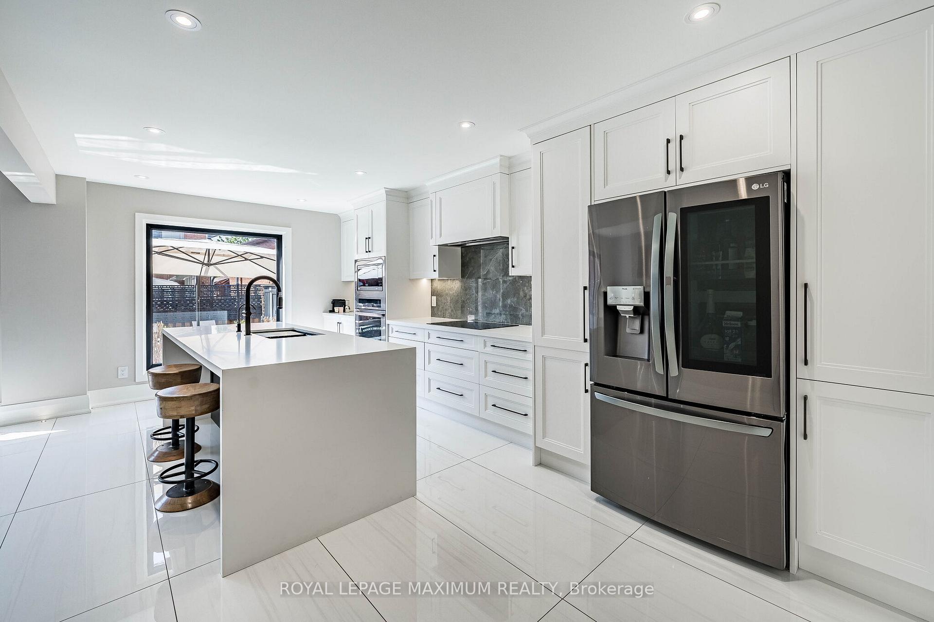 Photo 10 of 138 Jackman Crescent, Vaughan, West Woodbridge — HOMEH