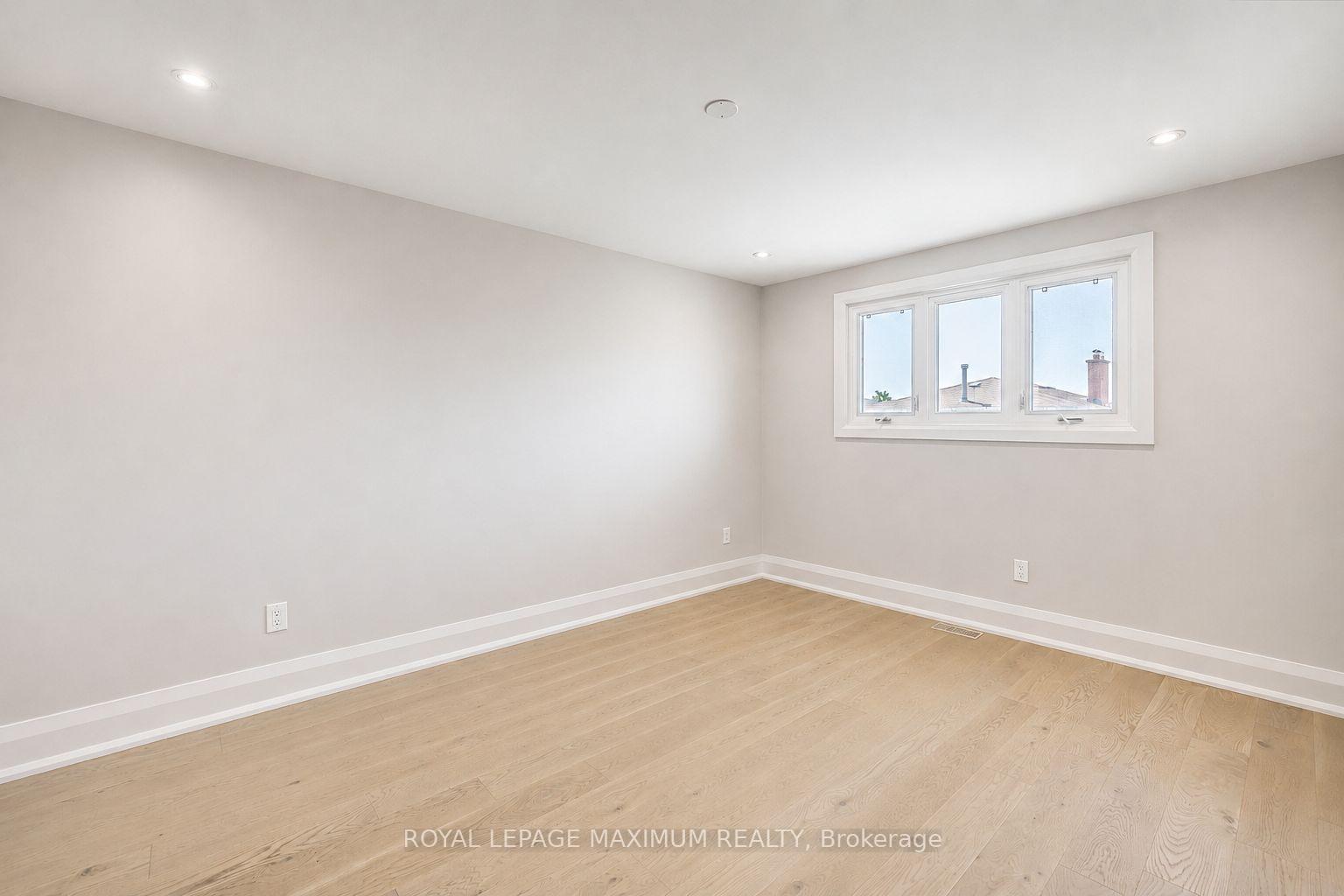 Photo 32 of 138 Jackman Crescent, Vaughan, West Woodbridge — HOMEH