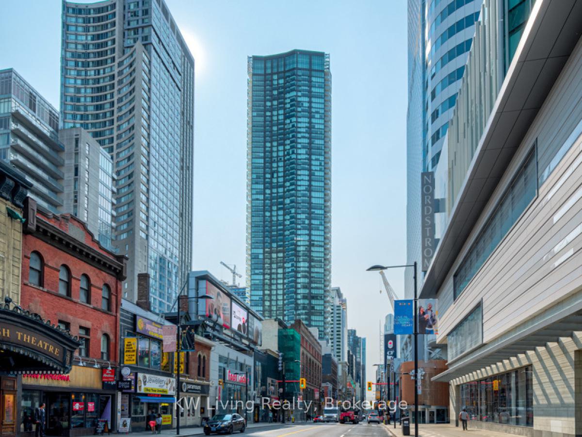 Photo 14 of Unit 2102, 197 Yonge Street, Toronto, Church-Yonge Corridor — HOMEH