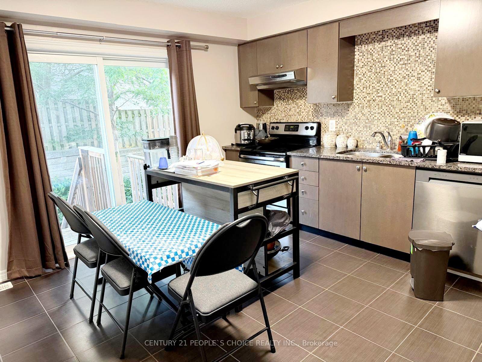 Photo 4 of Unit 1, 12 Poplar Drive, Cambridge, Silver Heights — HOMEH