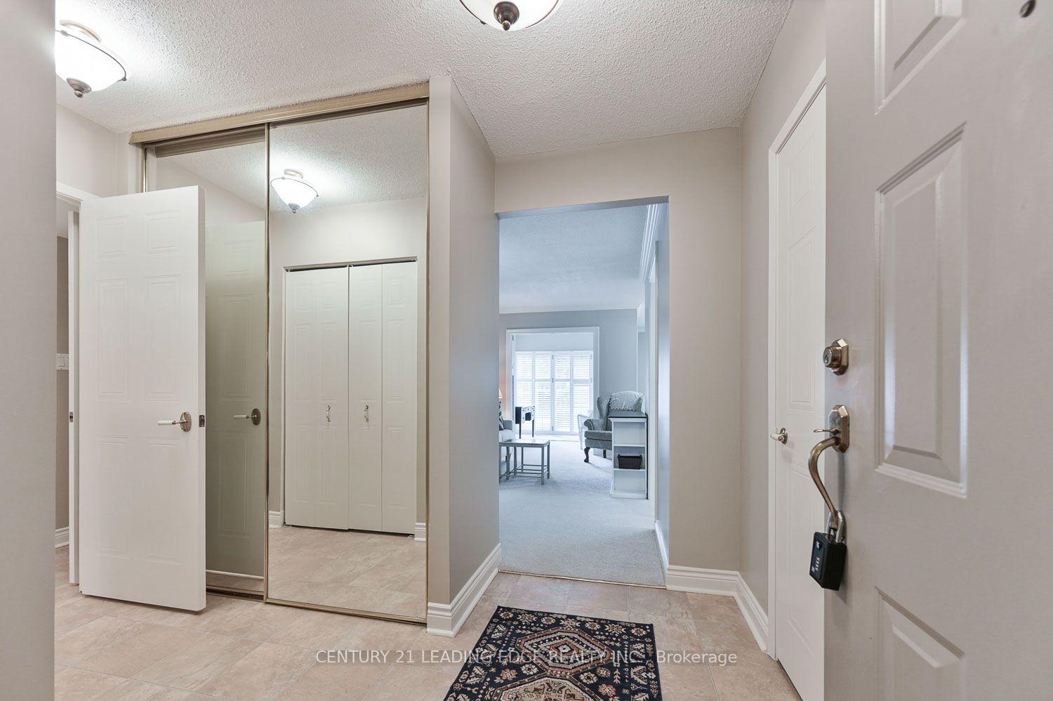 Photo 4 of Unit 103, 100 Anna Russell Way, Markham, Unionville — HOMEH
