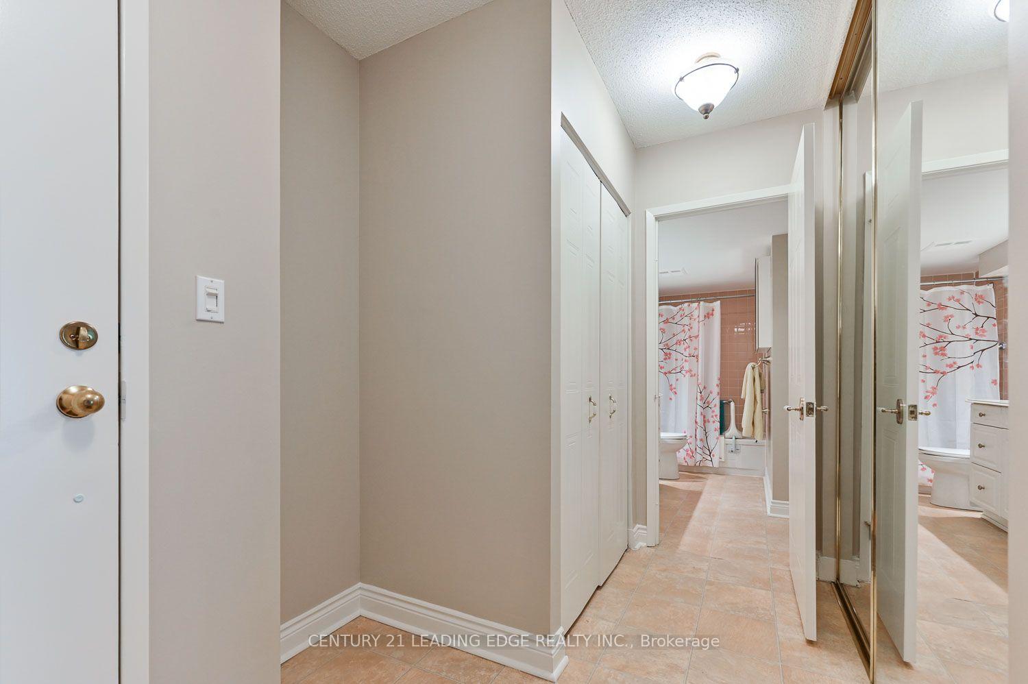 Photo 5 of Unit 103, 100 Anna Russell Way, Markham, Unionville — HOMEH