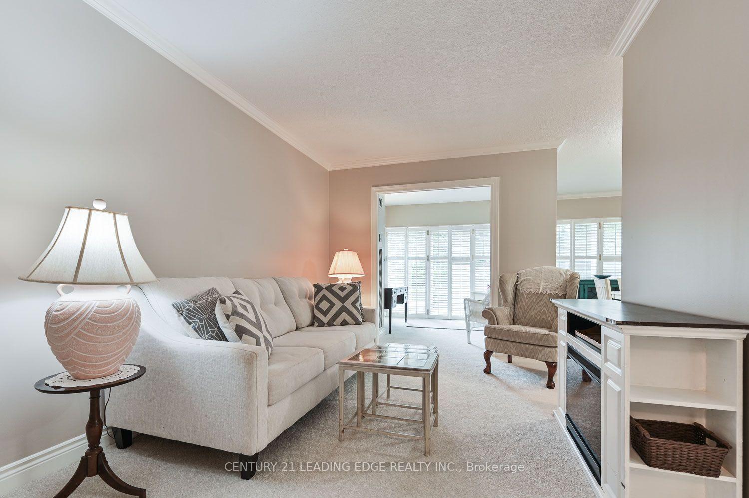 Photo 6 of Unit 103, 100 Anna Russell Way, Markham, Unionville — HOMEH