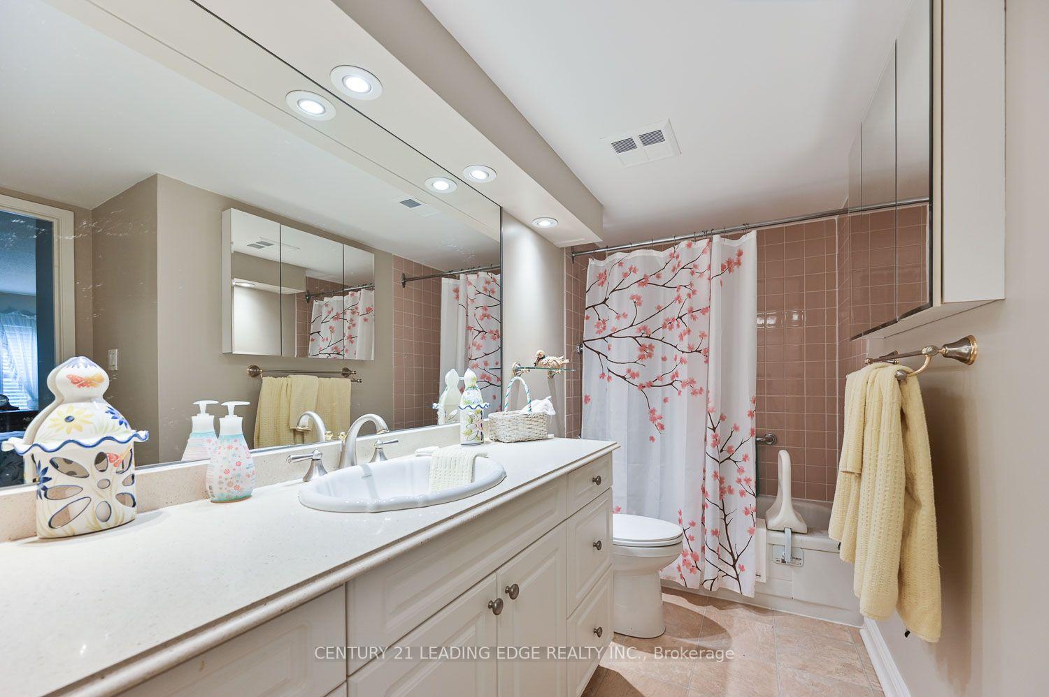 Photo 20 of Unit 103, 100 Anna Russell Way, Markham, Unionville — HOMEH
