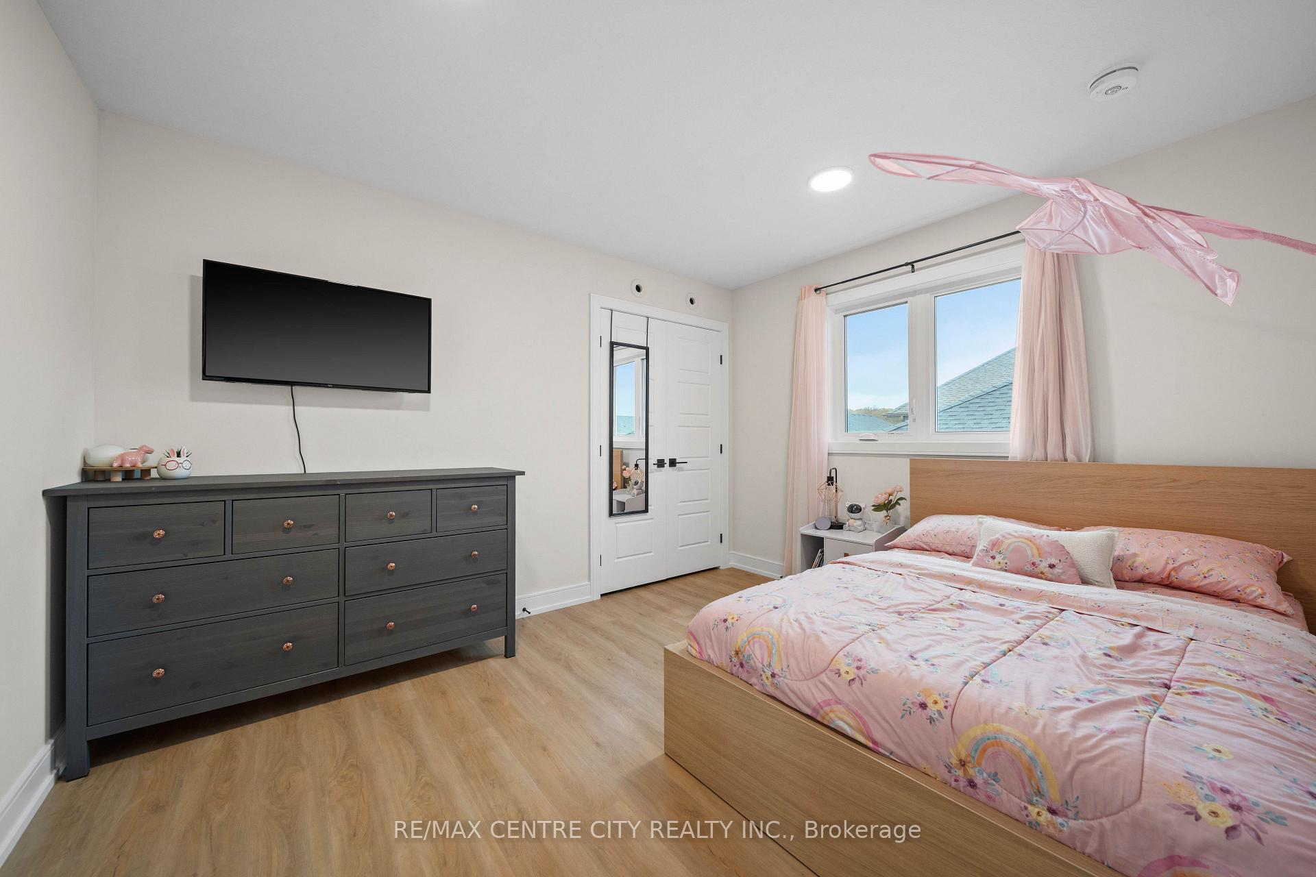Photo 22 of 76 Styles Drive, St. Thomas — HOMEH