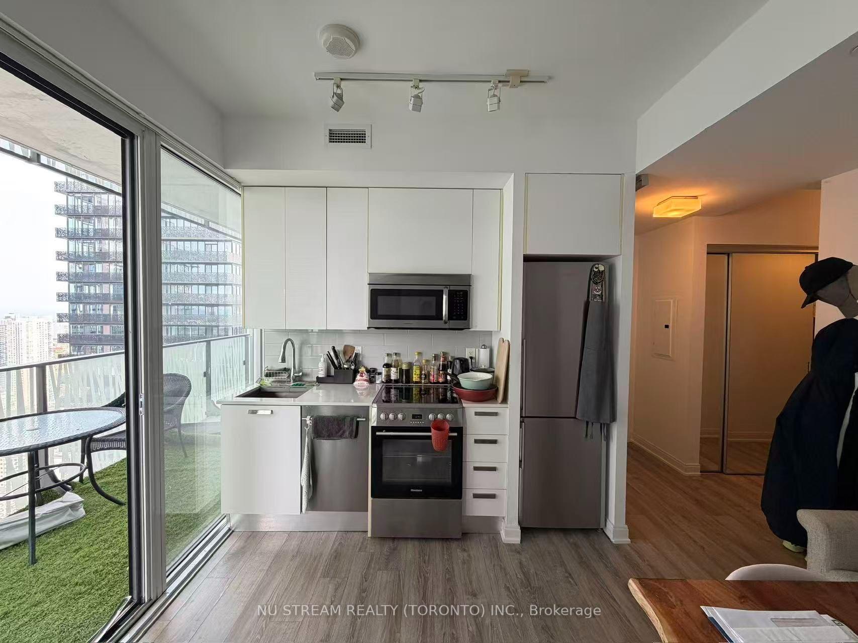 Photo 5 of Unit 4501, 42 Charles Street E, Toronto, Church-Yonge Corridor — HOMEH