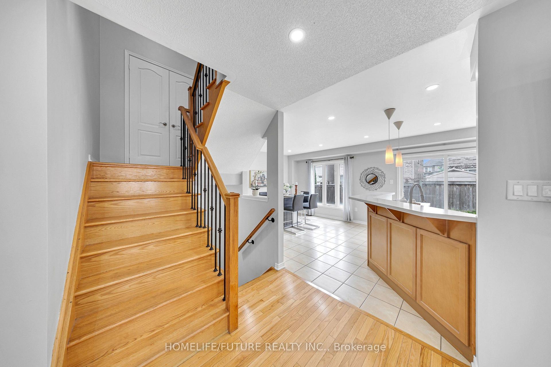 Photo 14 of 54 Oswell Drive, Ajax, Northeast Ajax — HOMEH