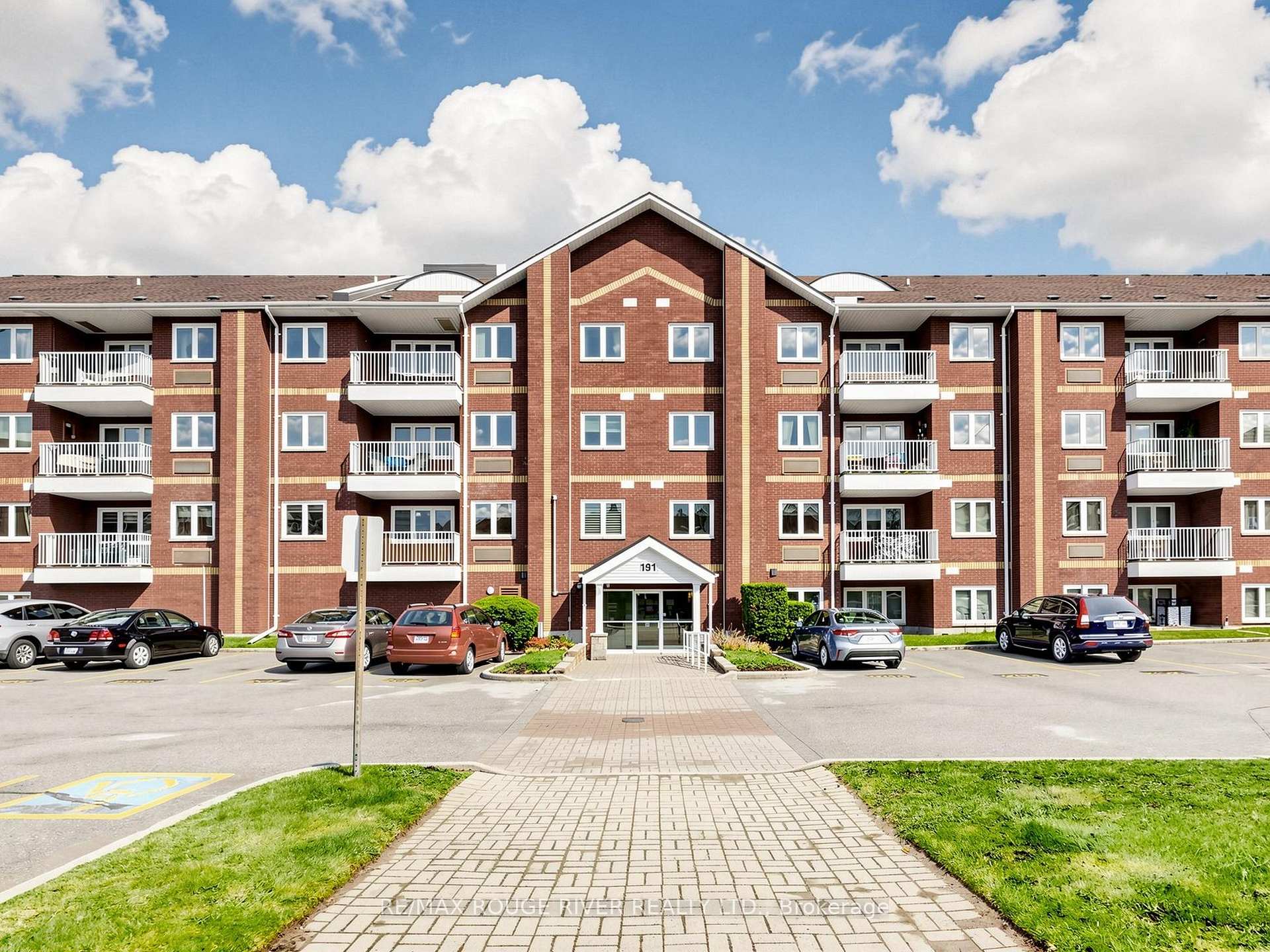 Photo 2 of Unit 315, 191 Lake Driveway, Ajax, South West — HOMEH