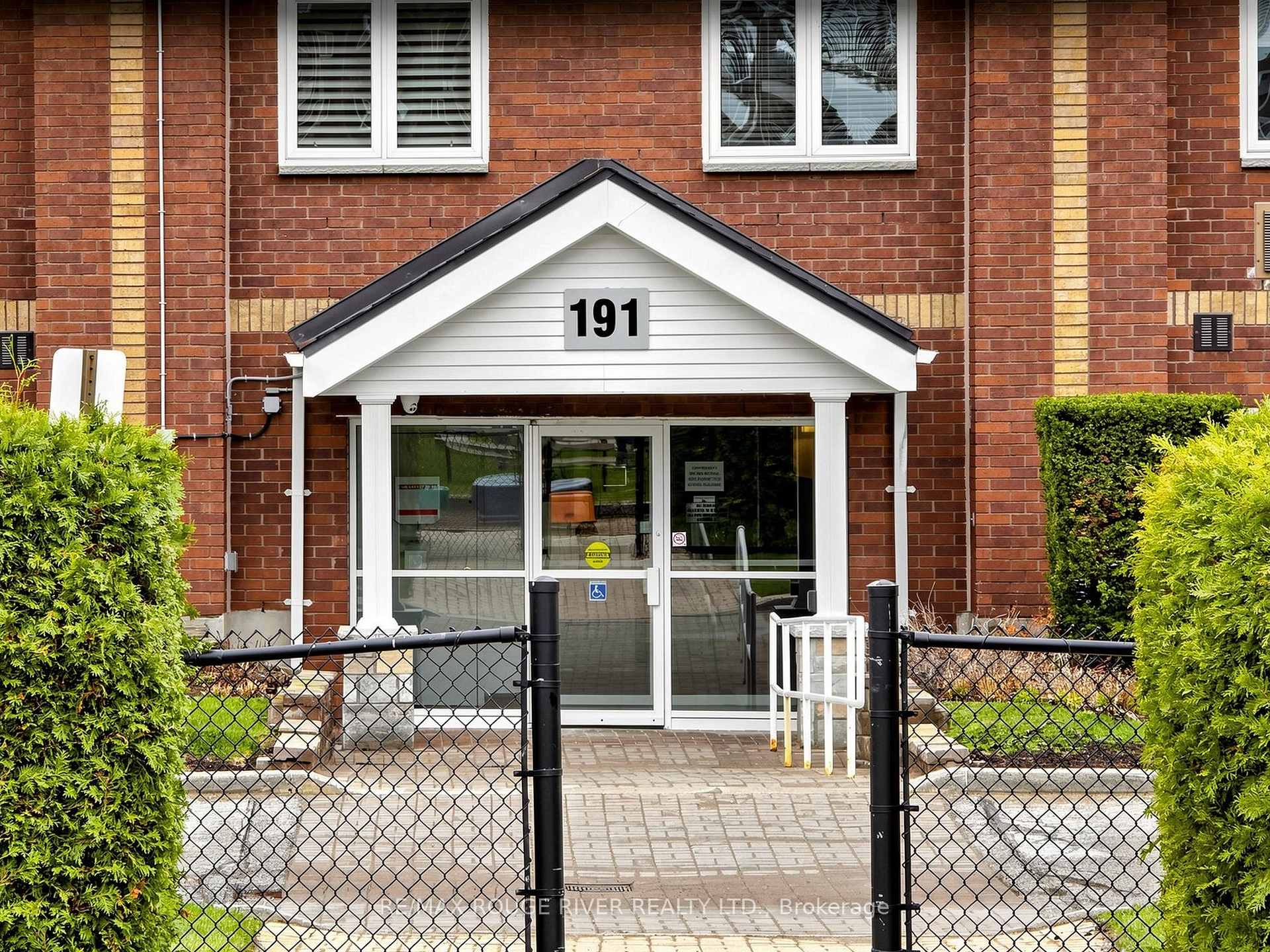 Photo 3 of Unit 315, 191 Lake Driveway, Ajax, South West — HOMEH