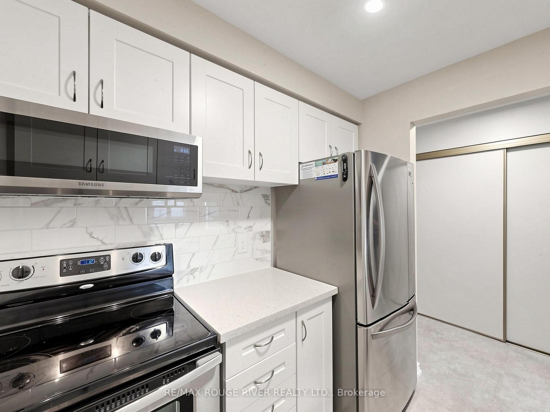 Photo 13 of Unit 315, 191 Lake Driveway, Ajax, South West — HOMEH