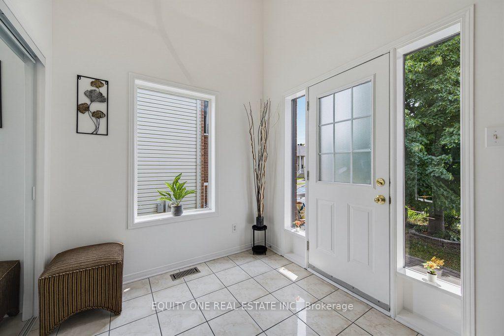 Photo 5 of 143 Castle Glen Crescent, Ottawa, Kanata - Glencairn/Hazeldean — HOMEH