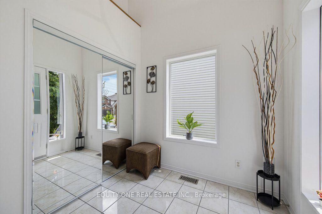 Photo 6 of 143 Castle Glen Crescent, Ottawa, Kanata - Glencairn/Hazeldean — HOMEH