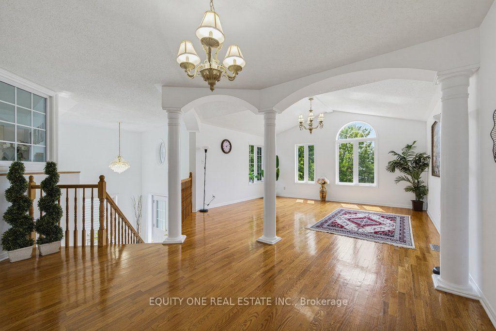 Photo 11 of 143 Castle Glen Crescent, Ottawa, Kanata - Glencairn/Hazeldean — HOMEH