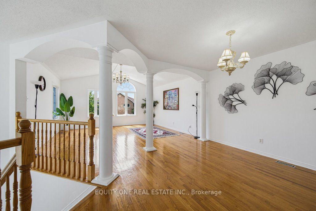 Photo 12 of 143 Castle Glen Crescent, Ottawa, Kanata - Glencairn/Hazeldean — HOMEH
