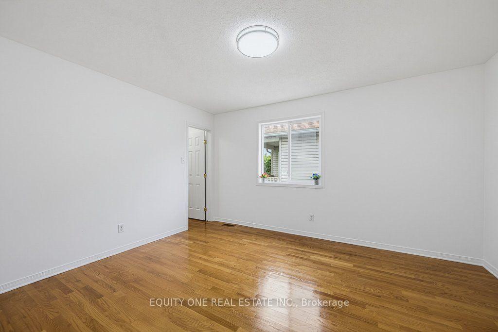 Photo 19 of 143 Castle Glen Crescent, Ottawa, Kanata - Glencairn/Hazeldean — HOMEH