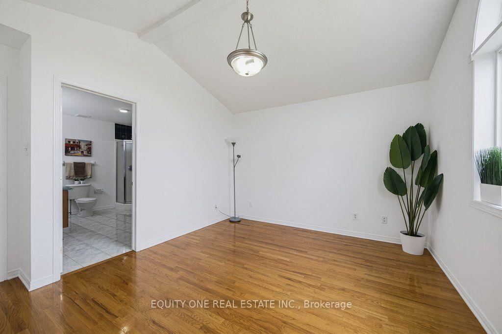 Photo 24 of 143 Castle Glen Crescent, Ottawa, Kanata - Glencairn/Hazeldean — HOMEH