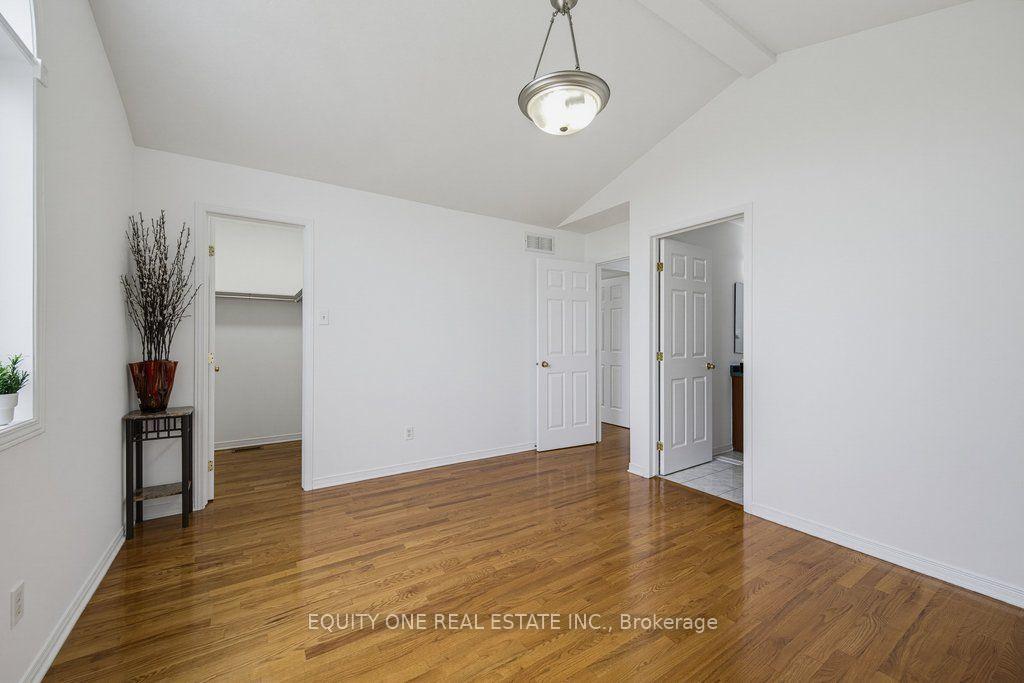 Photo 25 of 143 Castle Glen Crescent, Ottawa, Kanata - Glencairn/Hazeldean — HOMEH