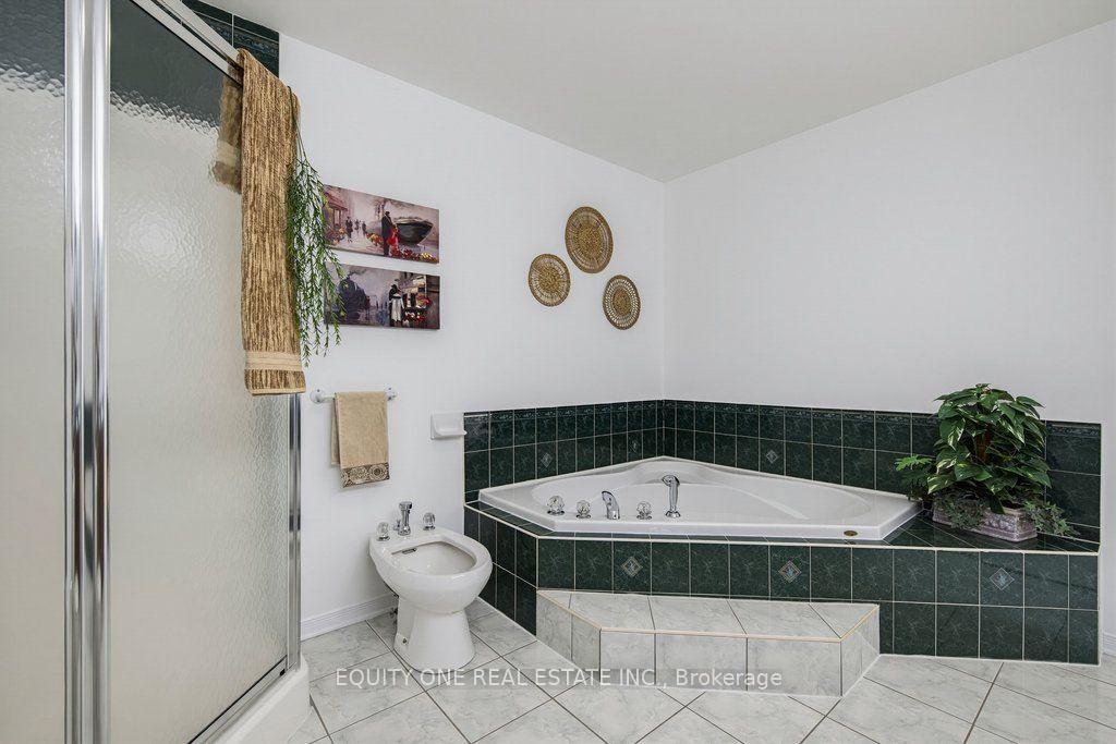 Photo 28 of 143 Castle Glen Crescent, Ottawa, Kanata - Glencairn/Hazeldean — HOMEH