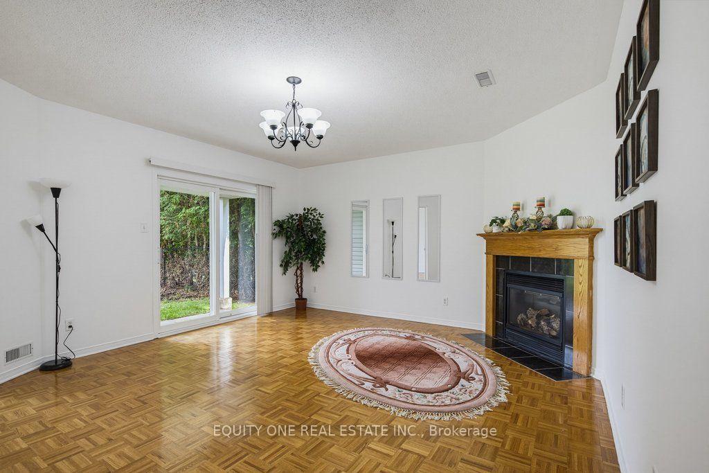 Photo 30 of 143 Castle Glen Crescent, Ottawa, Kanata - Glencairn/Hazeldean — HOMEH