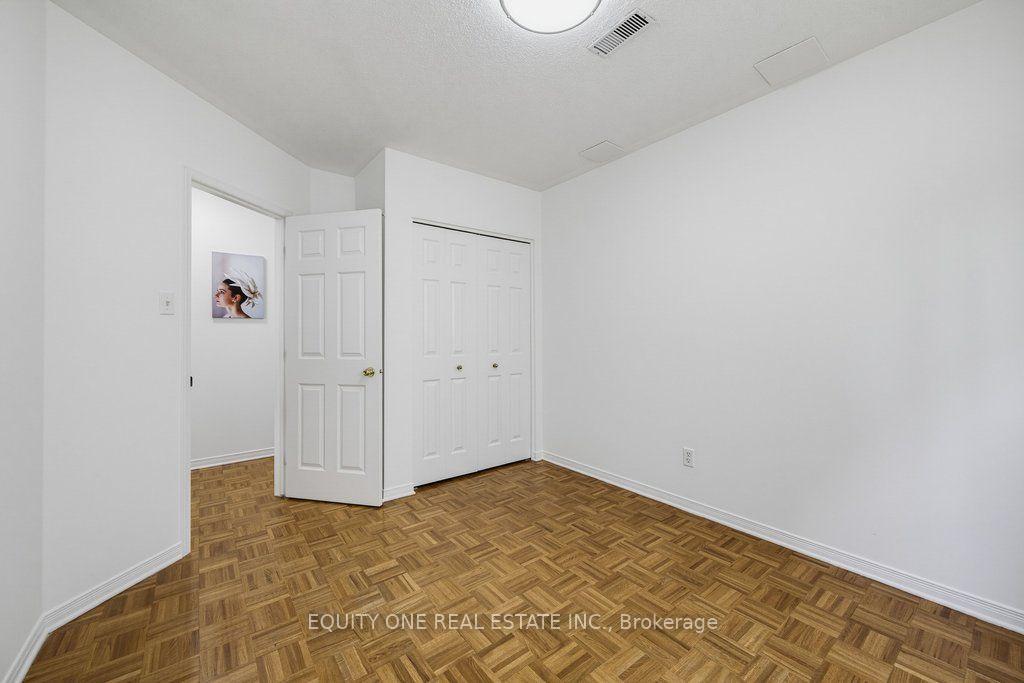 Photo 34 of 143 Castle Glen Crescent, Ottawa, Kanata - Glencairn/Hazeldean — HOMEH