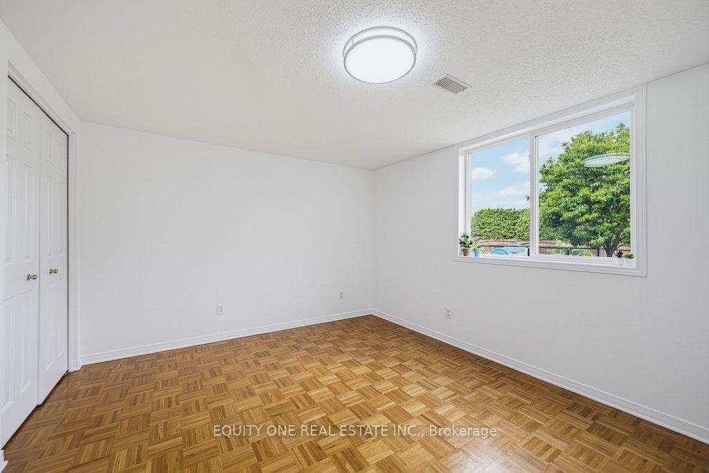 Photo 37 of 143 Castle Glen Crescent, Ottawa, Kanata - Glencairn/Hazeldean — HOMEH
