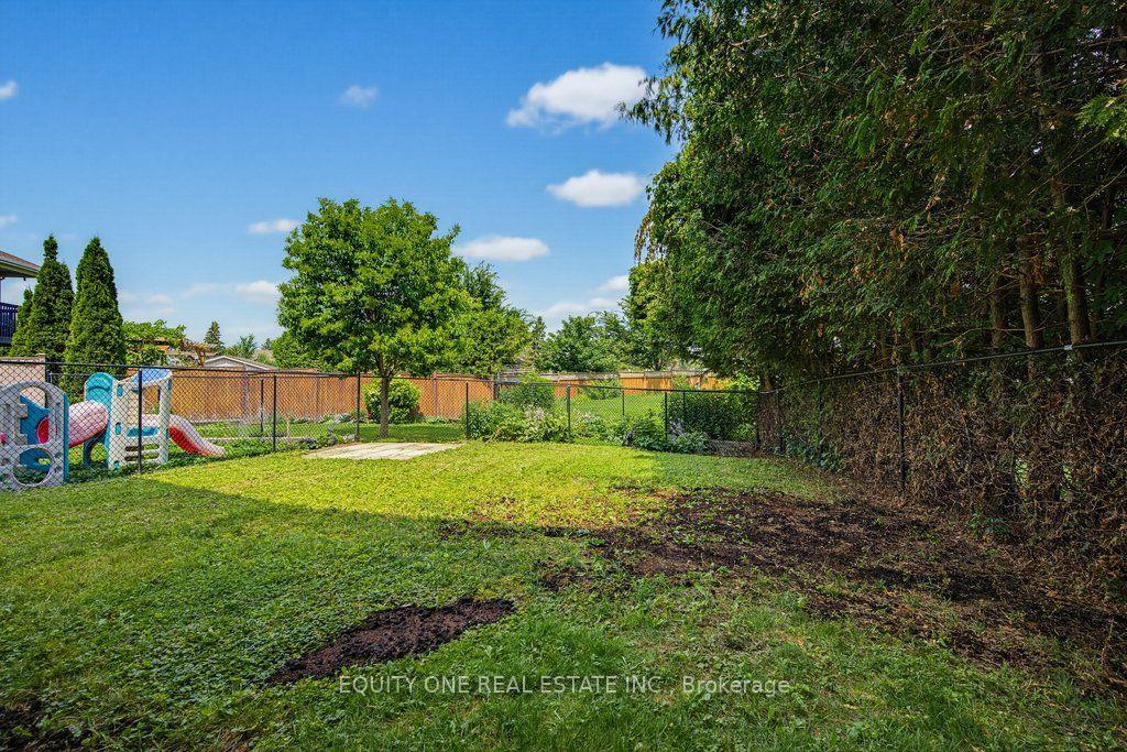 Photo 42 of 143 Castle Glen Crescent, Ottawa, Kanata - Glencairn/Hazeldean — HOMEH