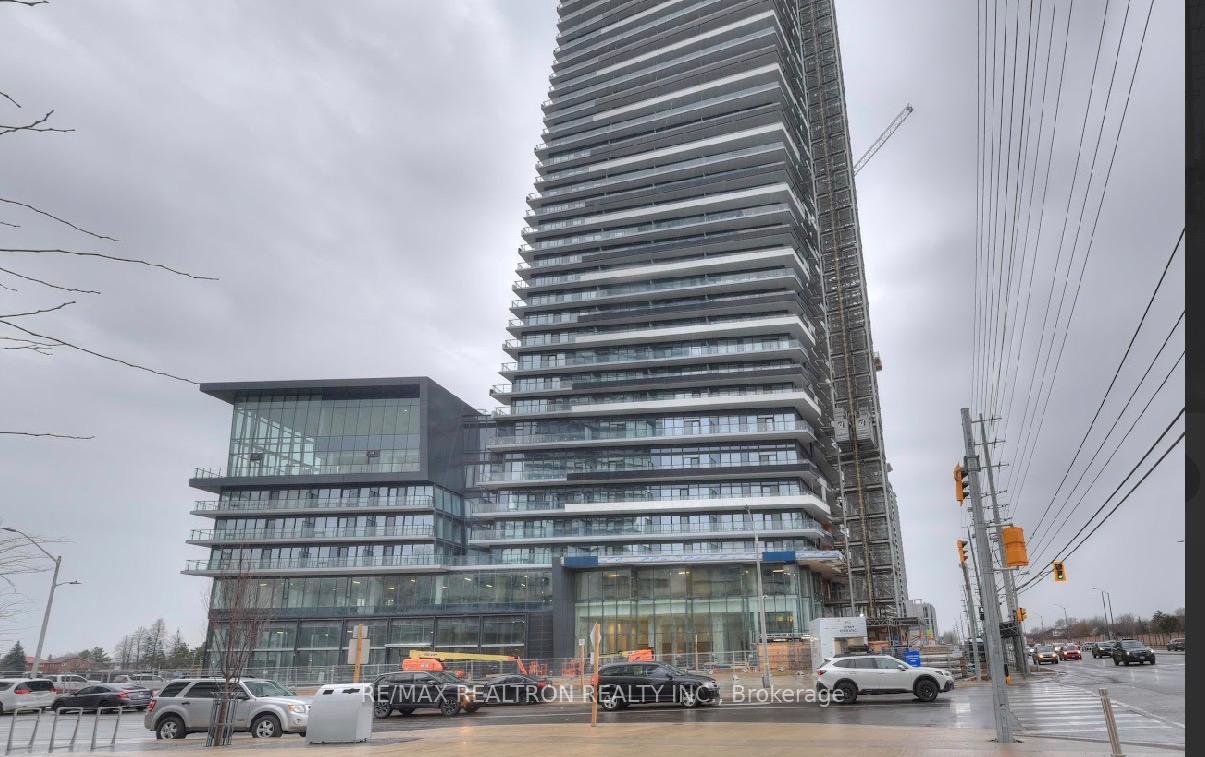 Front of Unit 811, 448 Burnhamthorpe Road W