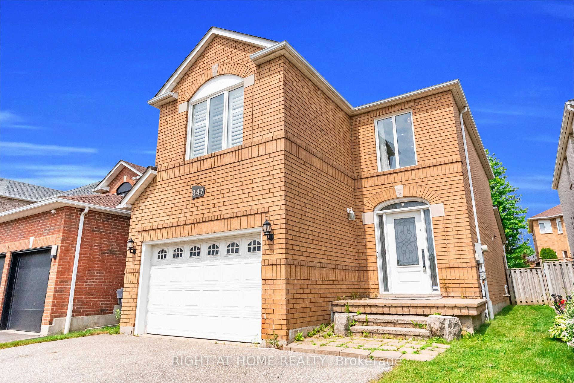Front of 847 Stonebridge Avenue