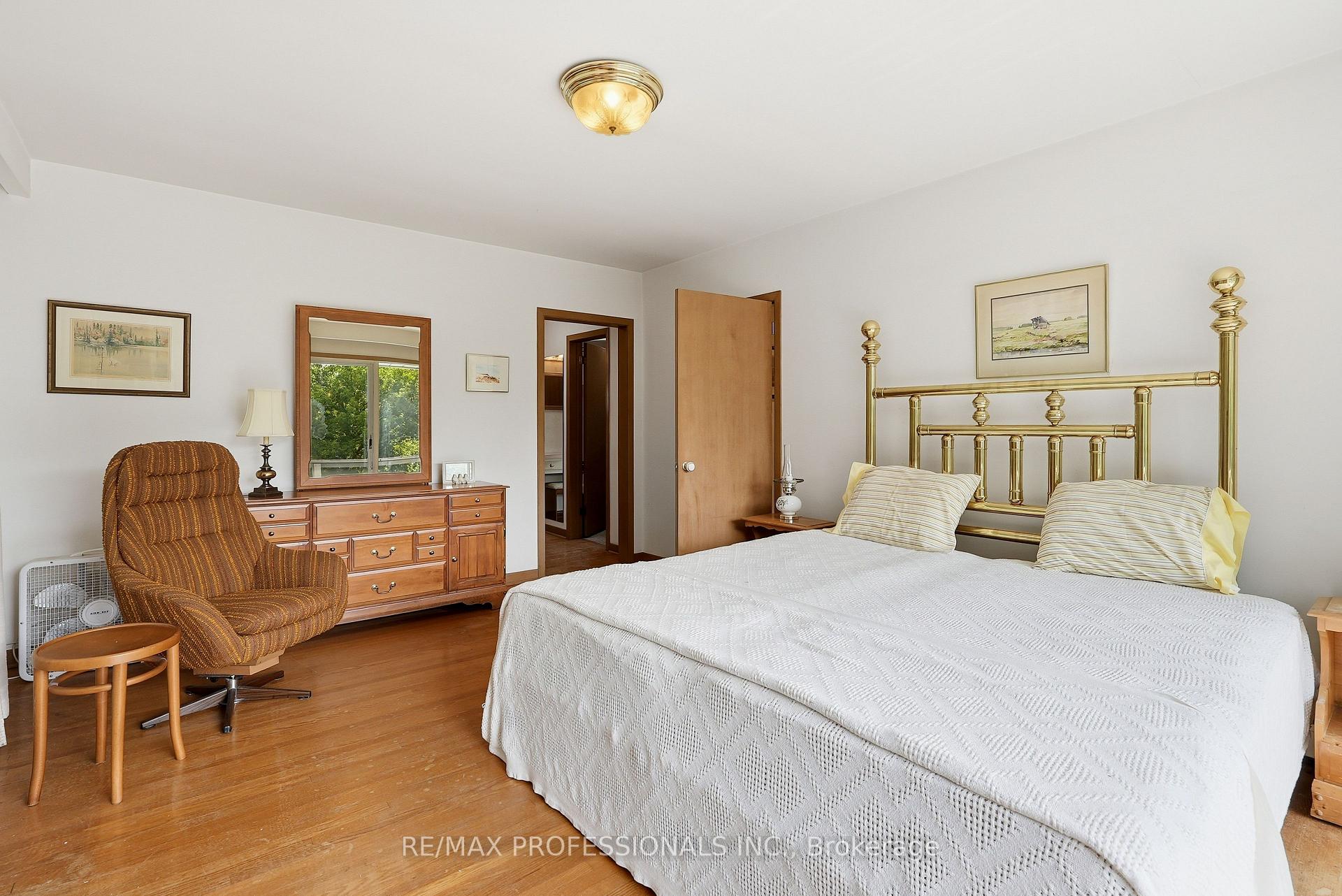 Photo 16 of 189 Edenbridge Drive, Etobicoke, Edenbridge-Humber Valley — HOMEH