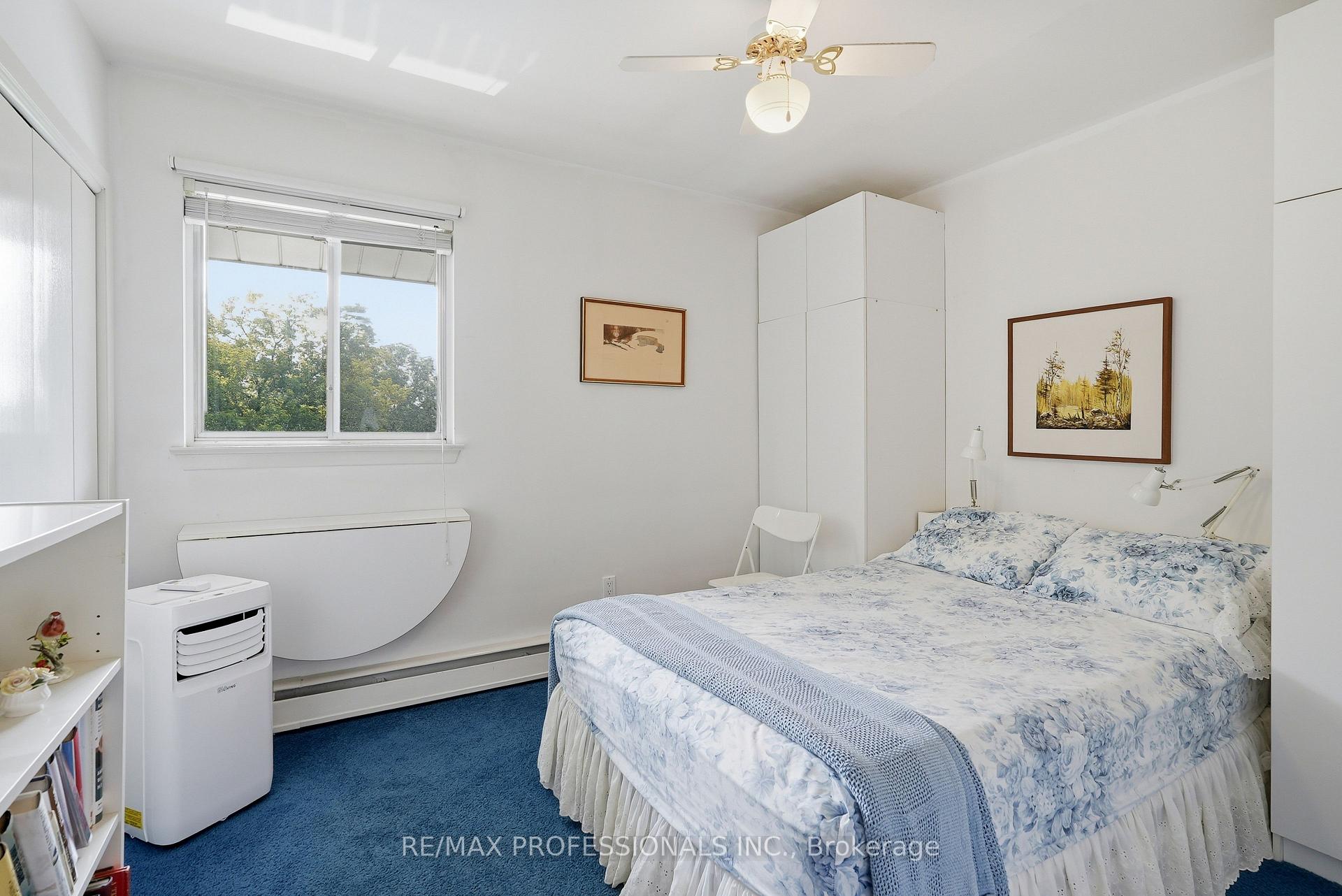 Photo 20 of 189 Edenbridge Drive, Etobicoke, Edenbridge-Humber Valley — HOMEH