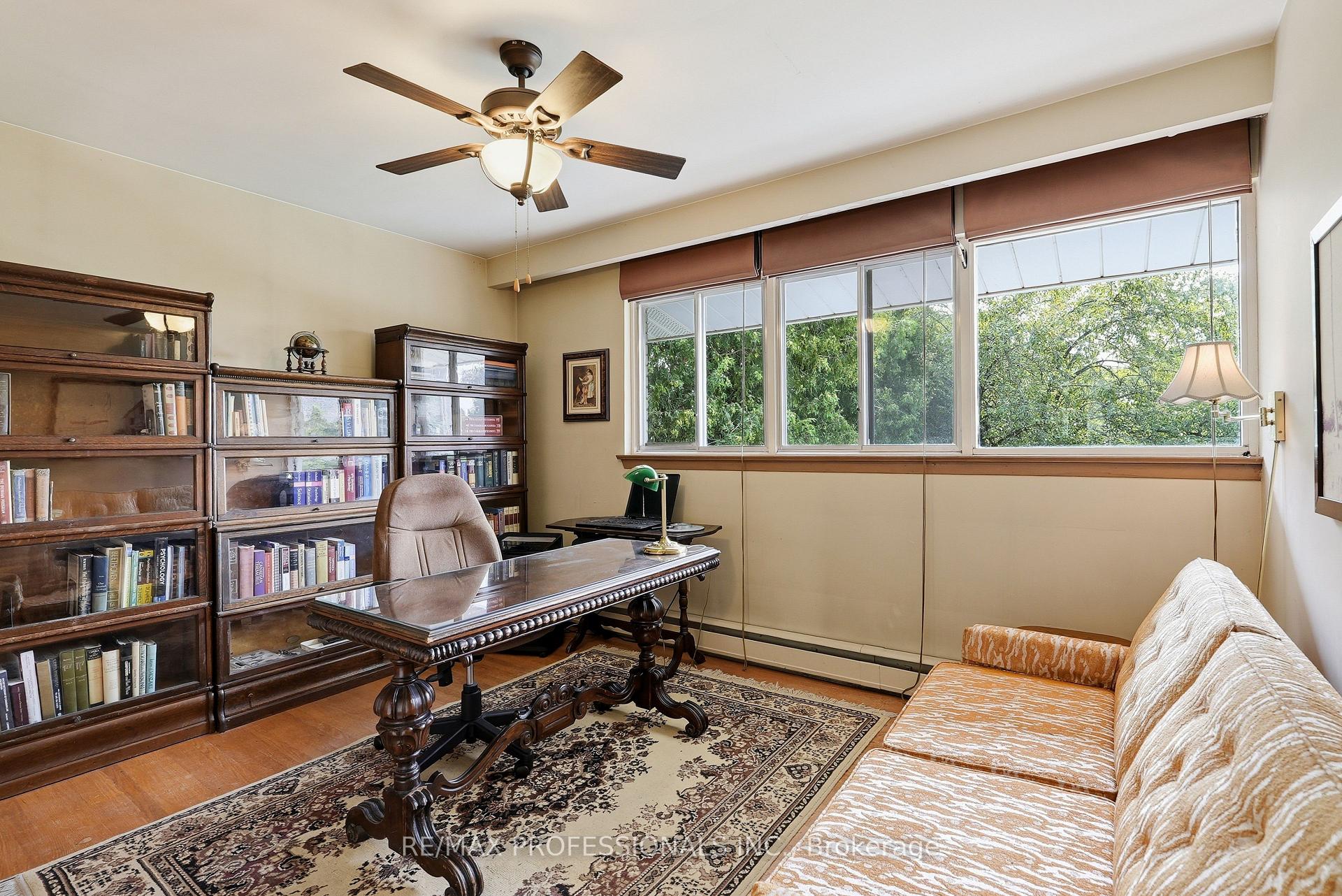 Photo 26 of 189 Edenbridge Drive, Etobicoke, Edenbridge-Humber Valley — HOMEH
