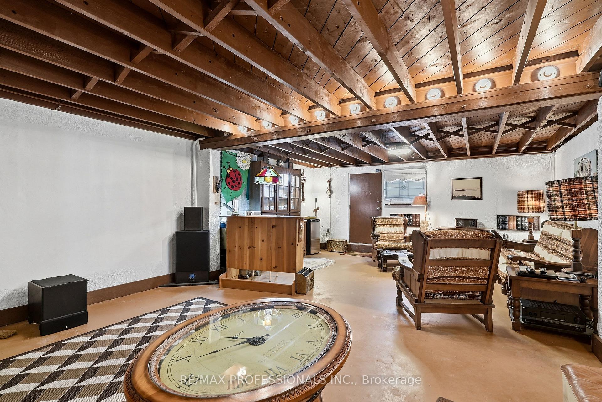 Photo 31 of 189 Edenbridge Drive, Etobicoke, Edenbridge-Humber Valley — HOMEH