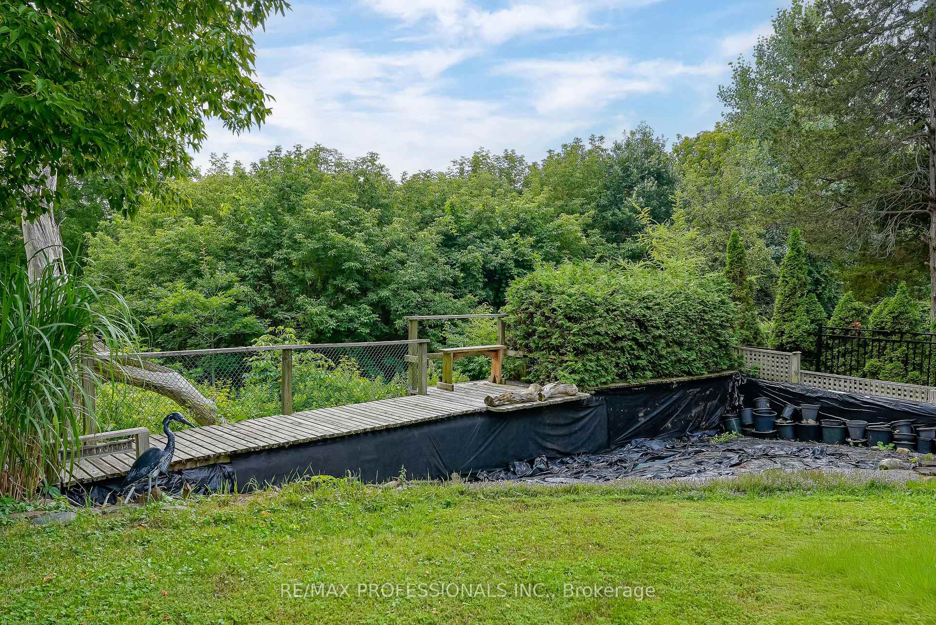 Photo 36 of 189 Edenbridge Drive, Etobicoke, Edenbridge-Humber Valley — HOMEH