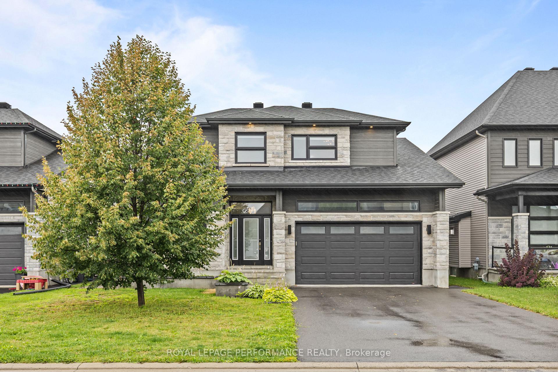 Photo 2 of 441 Bruges Street, Russell, Embrun — HOMEH