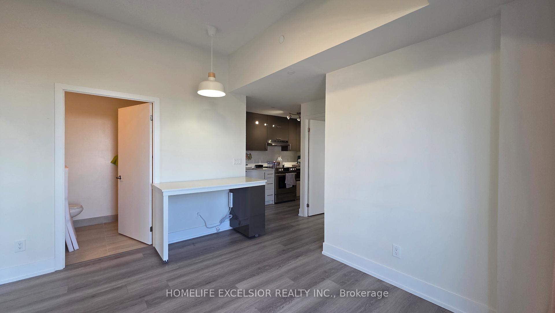 Photo 4 of Unit 829, 188 Fairview Mall Drive, North York, Don Valley Village — HOMEH