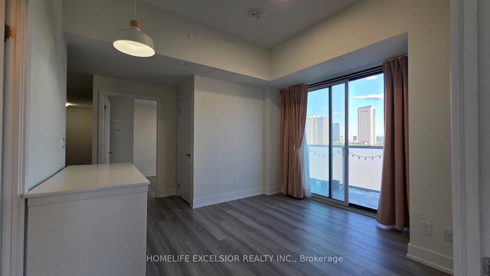 Photo 6 of Unit 829, 188 Fairview Mall Drive, North York, Don Valley Village — HOMEH