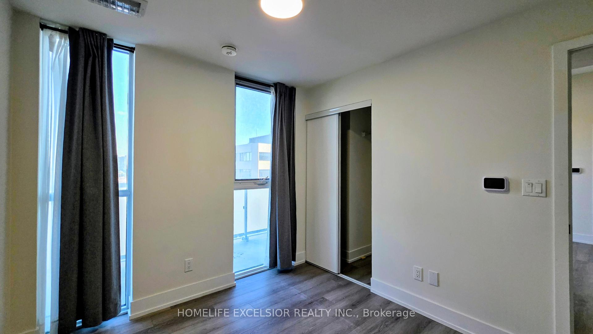 Photo 8 of Unit 829, 188 Fairview Mall Drive, North York, Don Valley Village — HOMEH