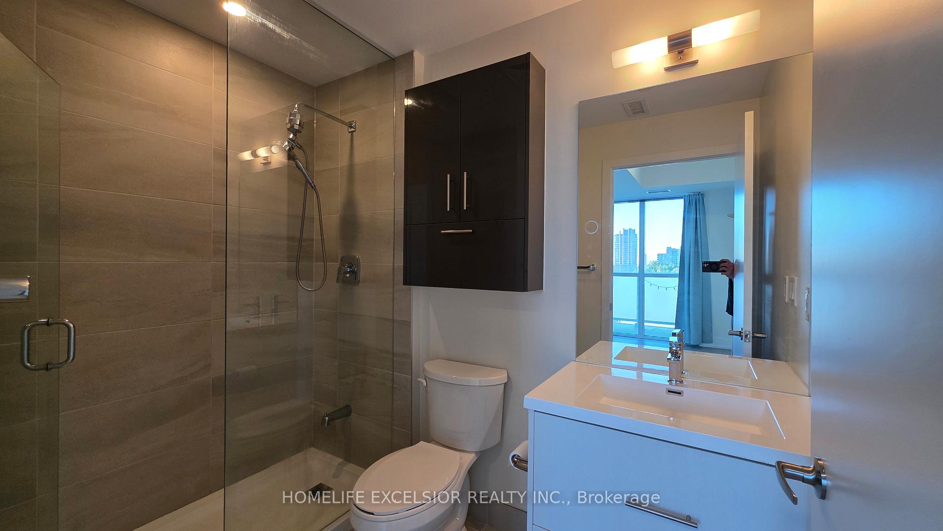 Photo 10 of Unit 829, 188 Fairview Mall Drive, North York, Don Valley Village — HOMEH