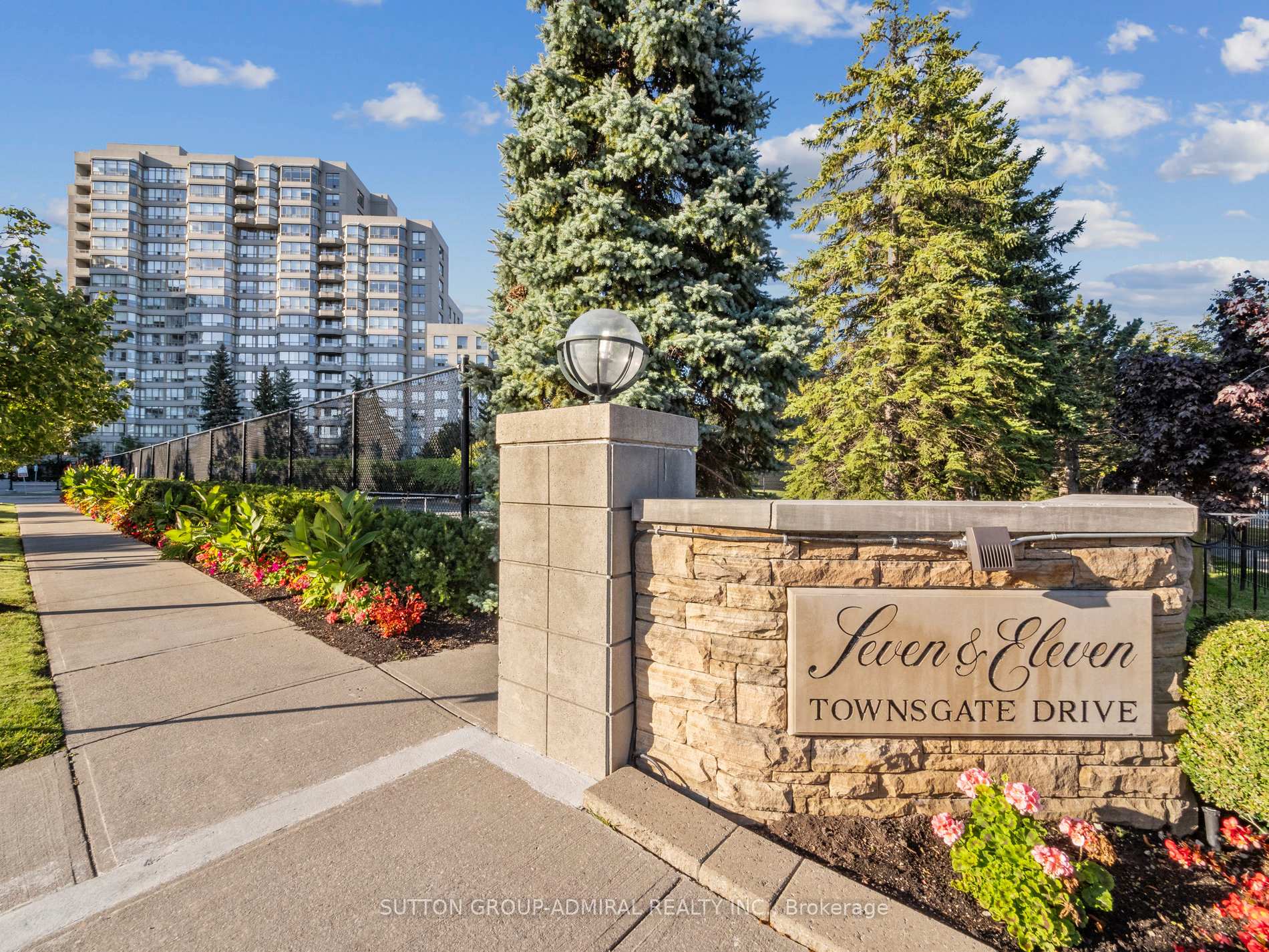 Photo 2 of Unit 604, 7 Townsgate Drive, Vaughan, Crestwood-Springfarm-Yorkhill — HOMEH