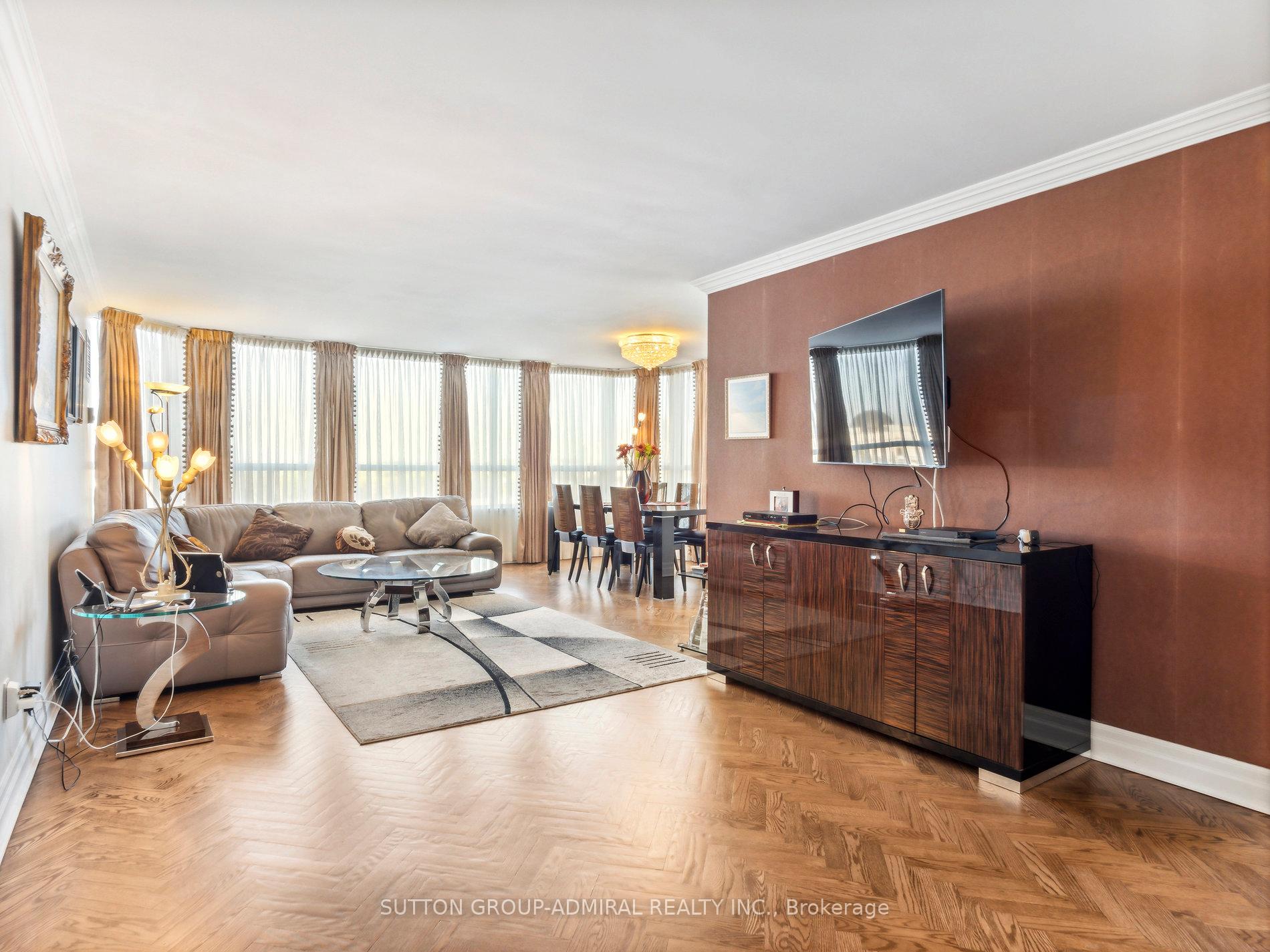 Photo 3 of Unit 604, 7 Townsgate Drive, Vaughan, Crestwood-Springfarm-Yorkhill — HOMEH
