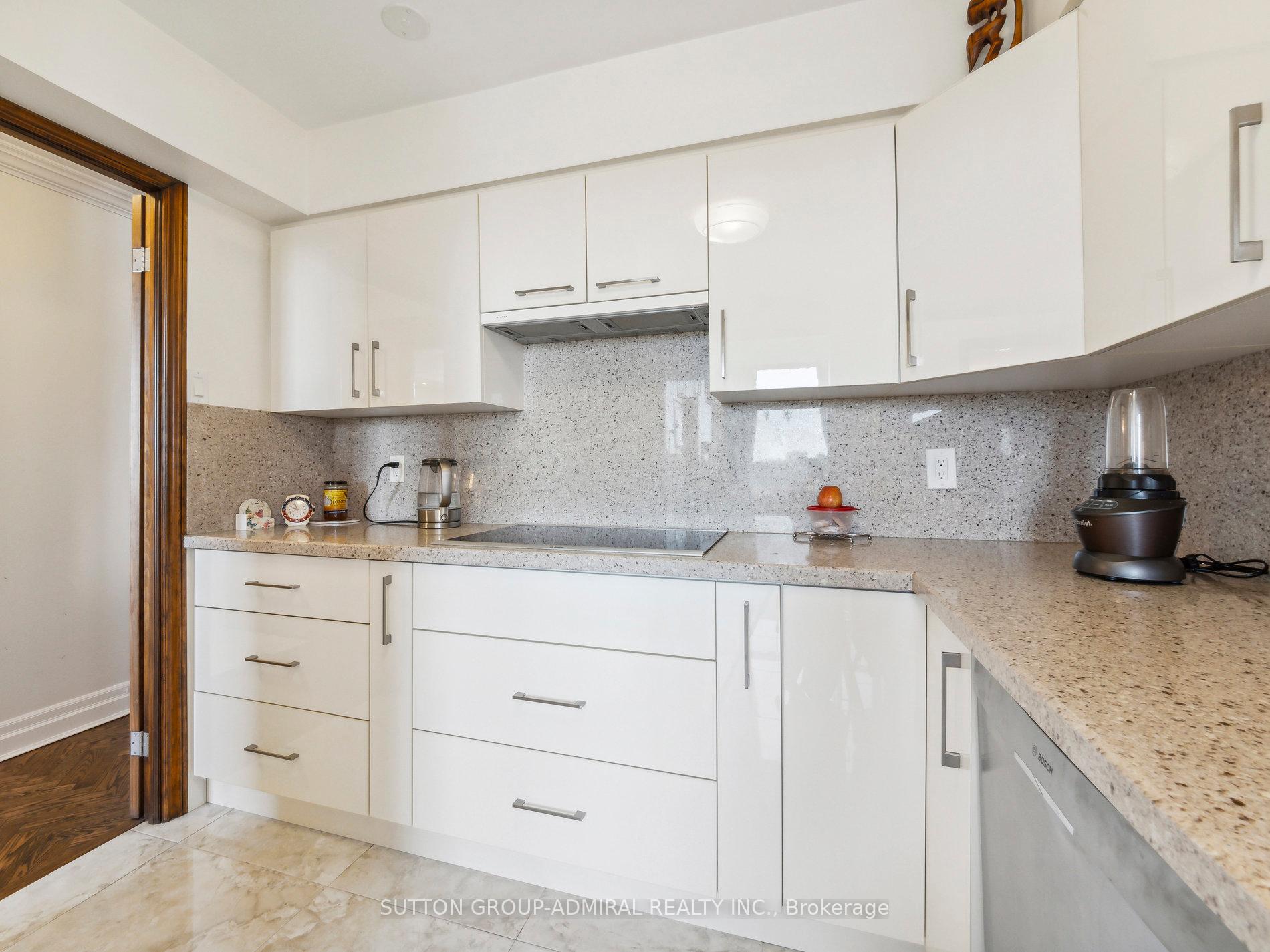 Photo 11 of Unit 604, 7 Townsgate Drive, Vaughan, Crestwood-Springfarm-Yorkhill — HOMEH