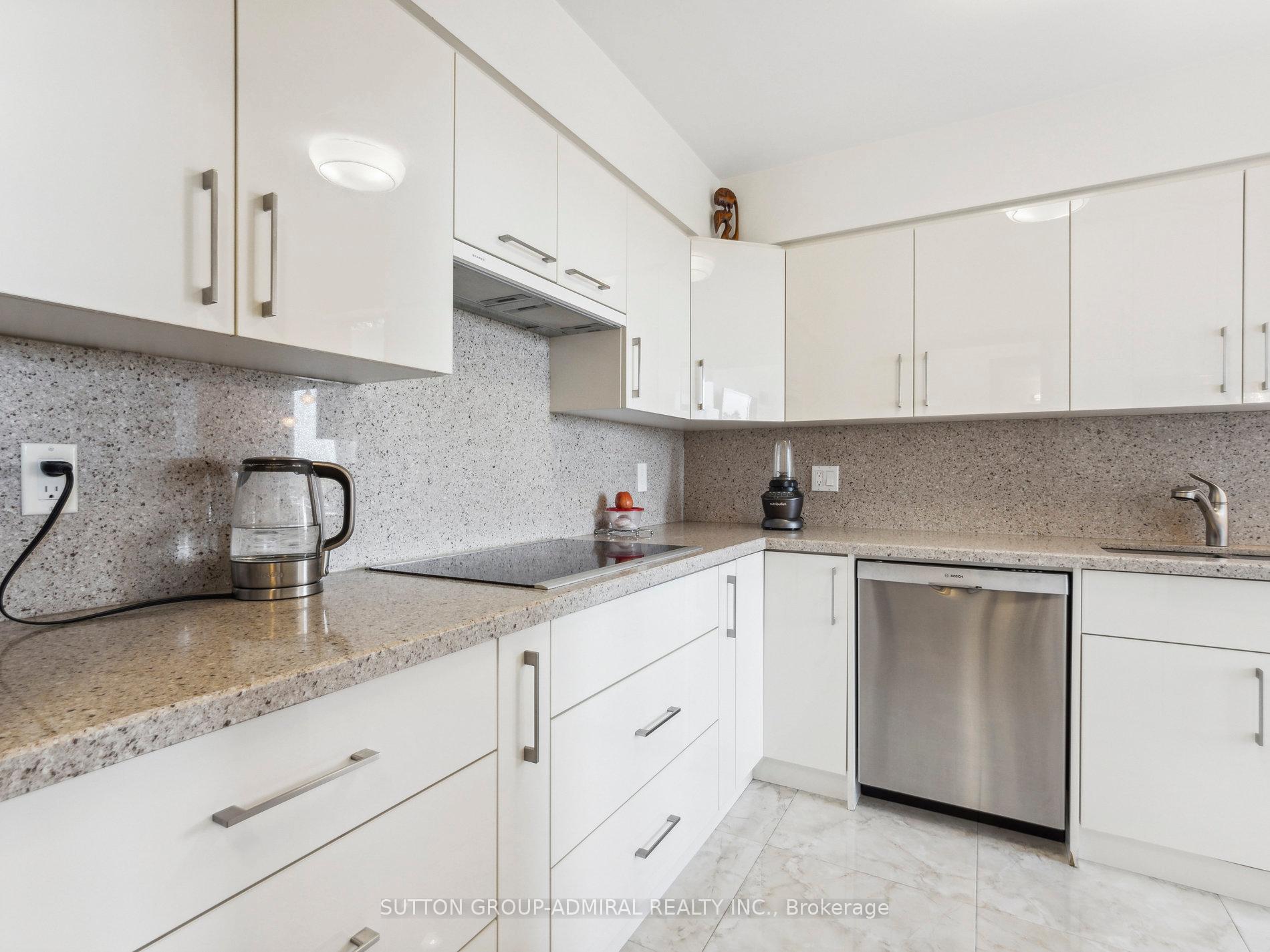 Photo 12 of Unit 604, 7 Townsgate Drive, Vaughan, Crestwood-Springfarm-Yorkhill — HOMEH