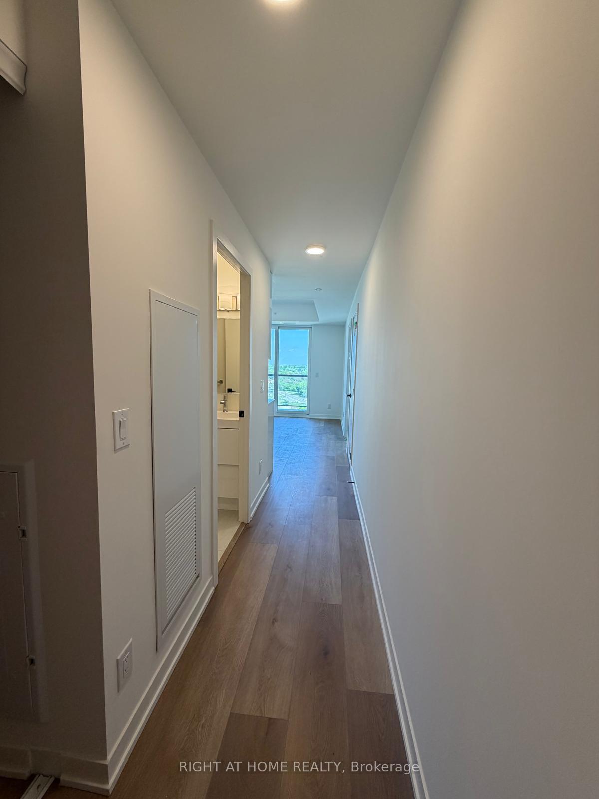 Photo 7 of Unit 1402, 33 Erie Avenue, Brantford, Eagle Place West — HOMEH