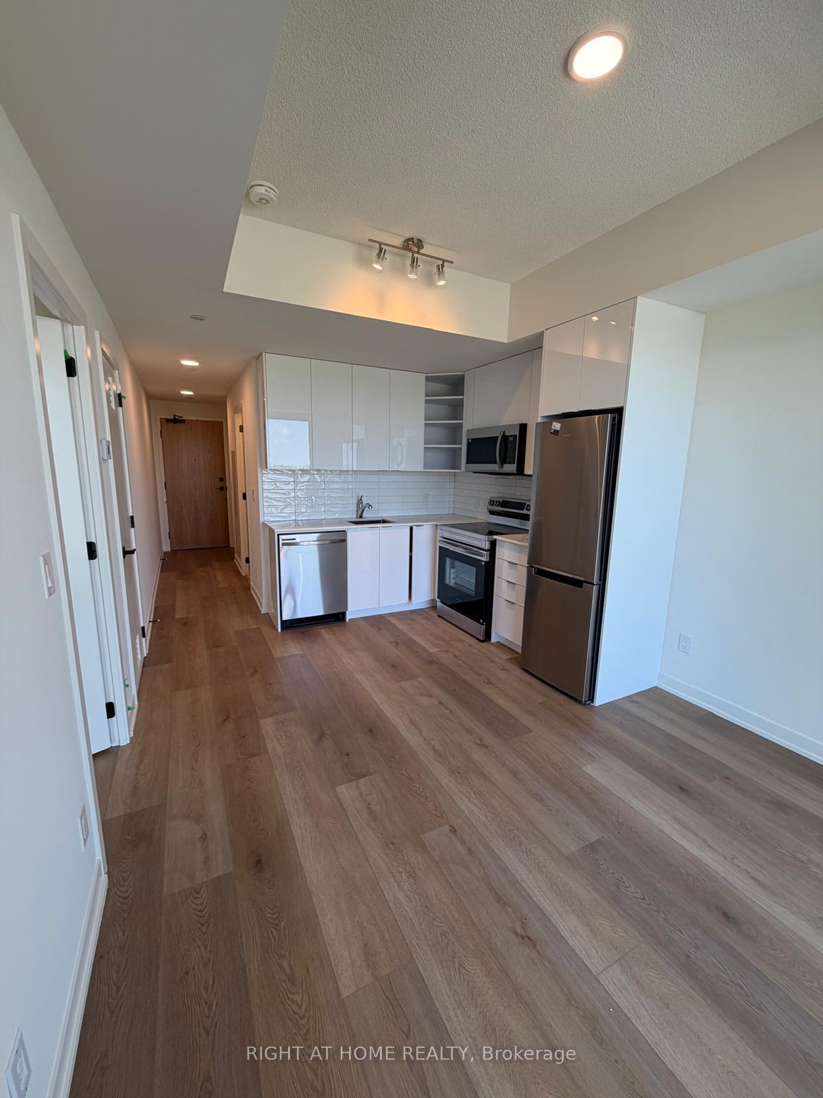 Photo 11 of Unit 1402, 33 Erie Avenue, Brantford, Eagle Place West — HOMEH