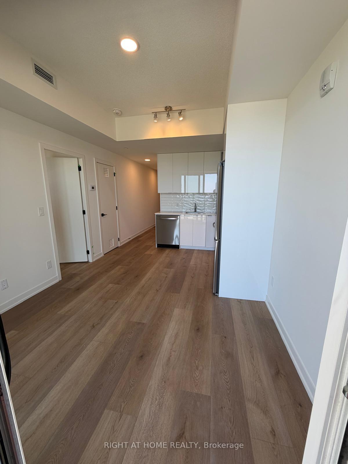 Photo 13 of Unit 1402, 33 Erie Avenue, Brantford, Eagle Place West — HOMEH