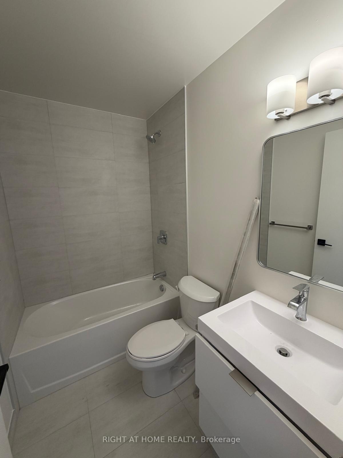 Photo 17 of Unit 1402, 33 Erie Avenue, Brantford, Eagle Place West — HOMEH