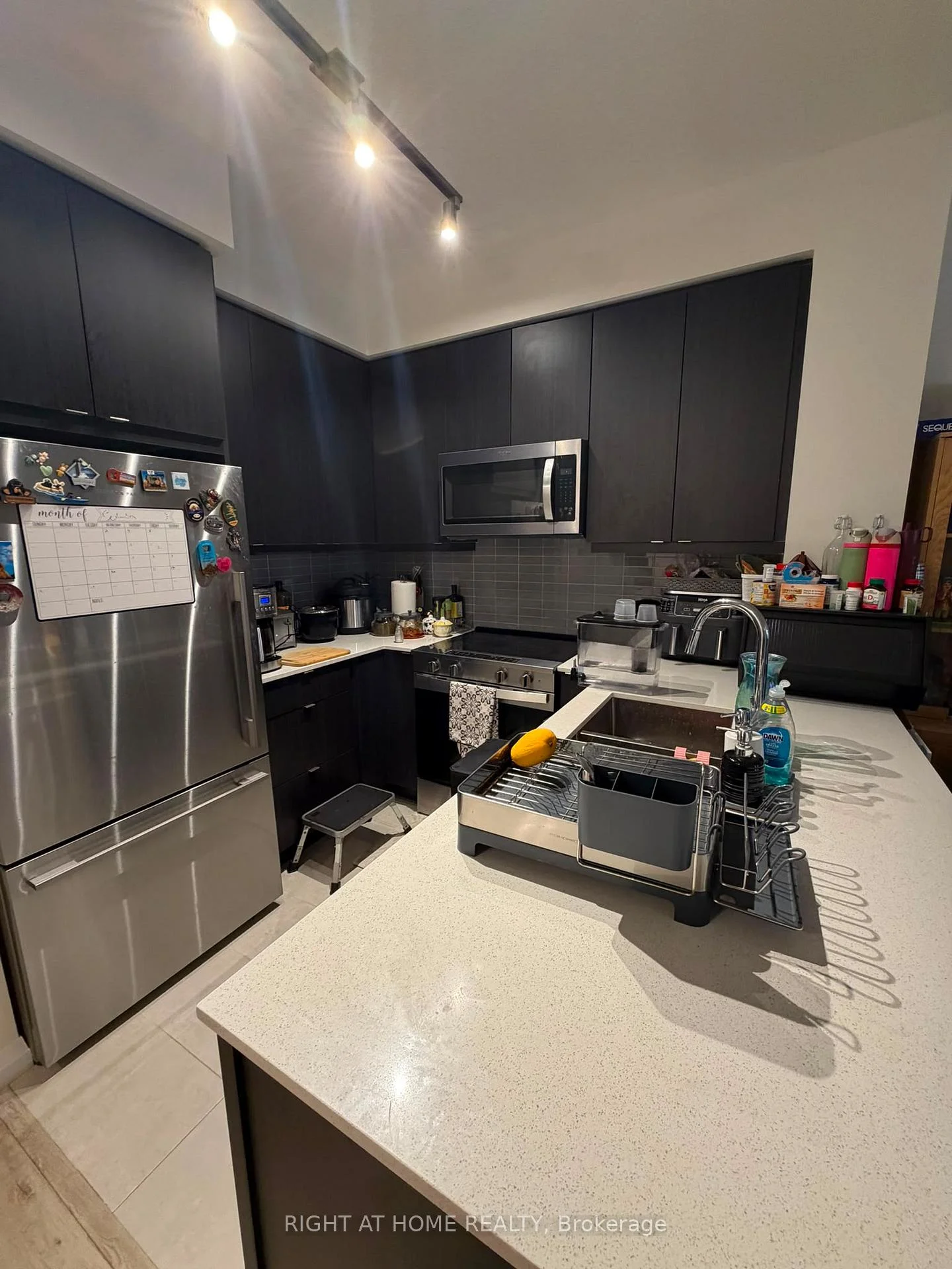 Photo 6 of Unit 1402, 33 Erie Avenue, Brantford, Eagle Place West — HOMEH