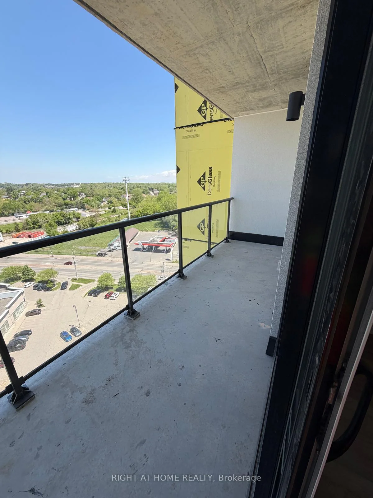 Photo 24 of Unit 1402, 33 Erie Avenue, Brantford, Eagle Place West — HOMEH